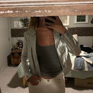 100% LEATHER METALLIC SILVER JACKET - SIZE SMALL - MINT CONDITION